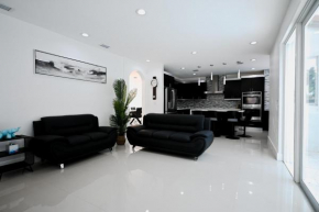 LuxOasis Getaway Minigolf, Pool, Beach, Chess, Jacuzzi